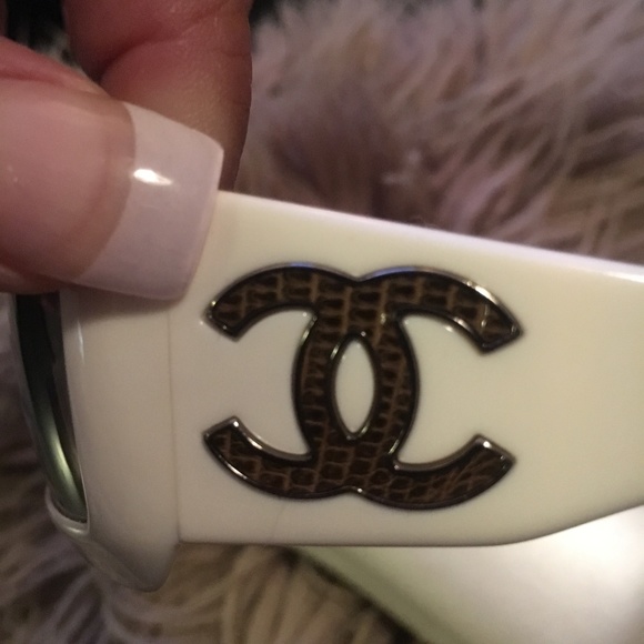 CHANEL Lizard CC Sunglasses - Picture 5 of 7